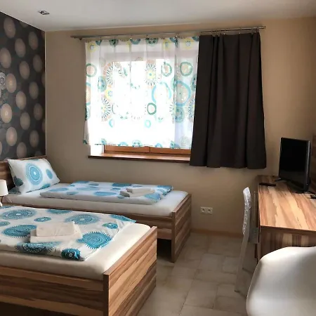 Harmonia מלון Partizanska lupca